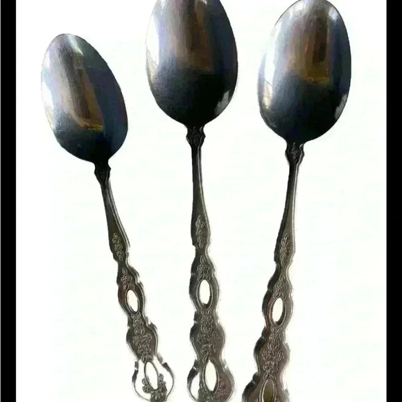 Oneida Community FANTASY Pierced Set 8 Pieces Stainless Dinner Ware EUC - Picture 4 of 4